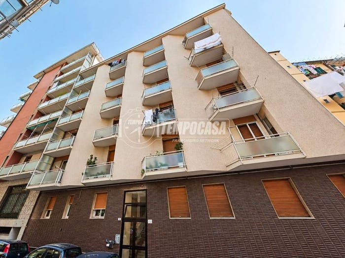Appartamento trilocale in vendita in Via Francesco Petrarca, Oltreletimbro Santa Rita, Savona