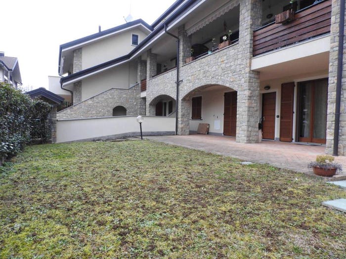 Appartamento quadrilocale in vendita in Via Salvo D'Acquisto, Bernareggio