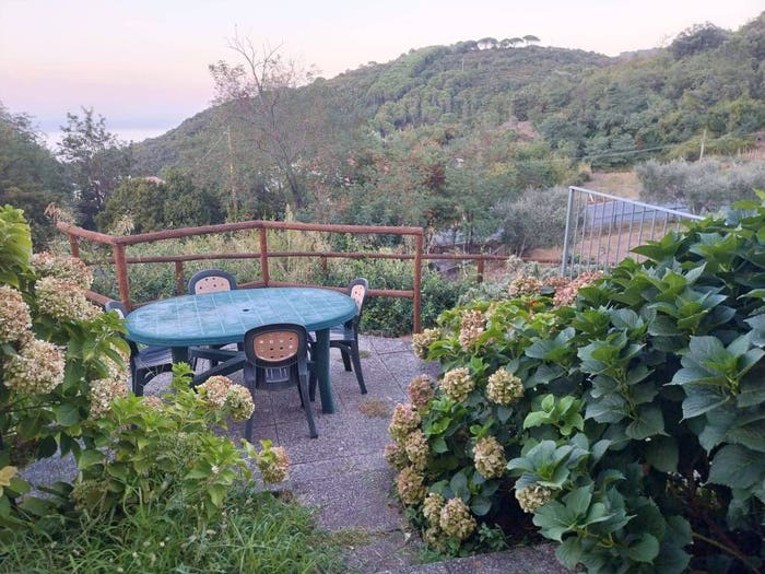 Casa con 6 locali in vendita in Via Case Vecchie, Marciana