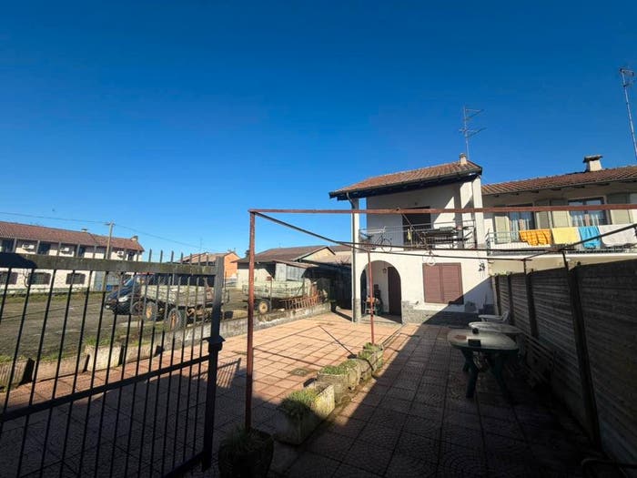 Casa quadrilocale in vendita in Via della Chiesa, Pizzarosto, Palestro