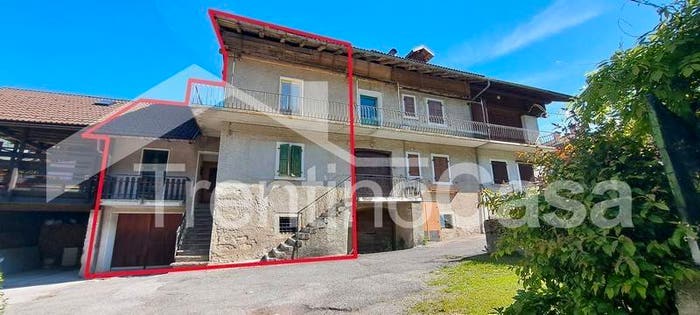 Appartamento con 6 locali in vendita in Via Umberto I, Borgo Lares