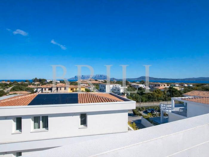 Casa con 5 locali in vendita in Viale Pittulongu, Pittulongu, Olbia