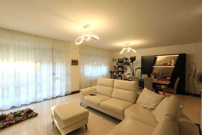 Appartamento con 6 locali in vendita in Via Paolo Ingegnoli, Centro, Chianciano Terme