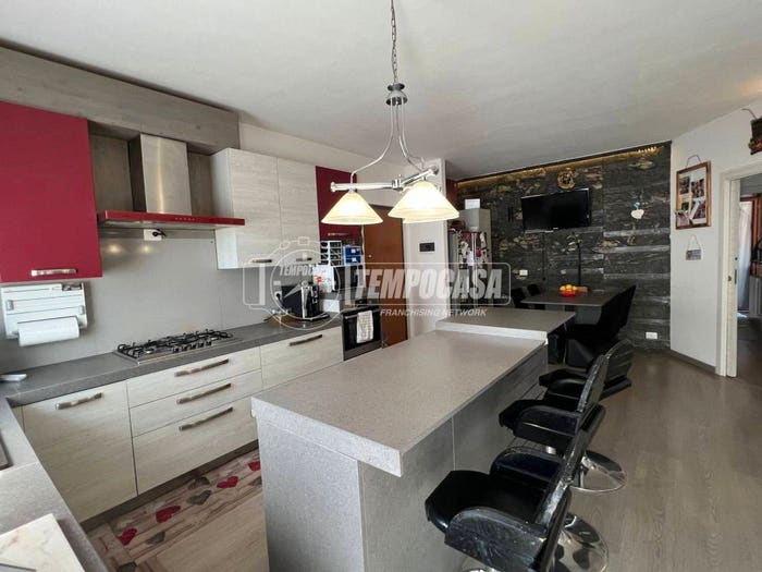 Appartamento trilocale in vendita in Via Berengario, Cavajon Veronese, Cavaion Veronese