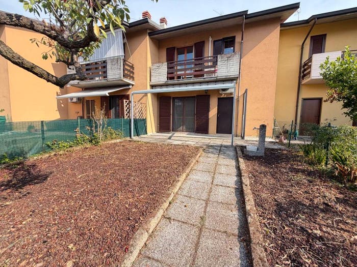 Casa con 5 locali in vendita in Via Frazione Riva, Gorgonzola