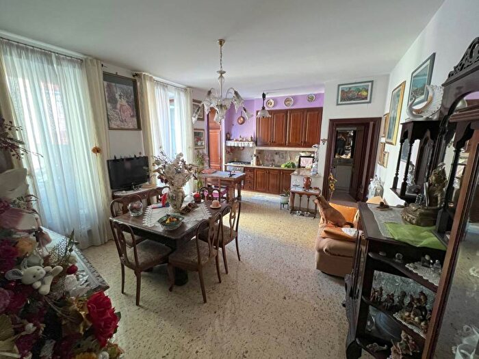 Appartamento trilocale in vendita in Doria SNC, Centro, Loano