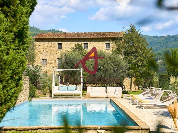 Casa con 6 locali in vendita in Centro, Marliana