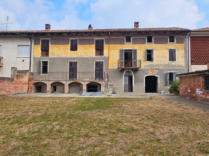 Casa con 6 locali in vendita in Banengo, Montiglio Monferrato
