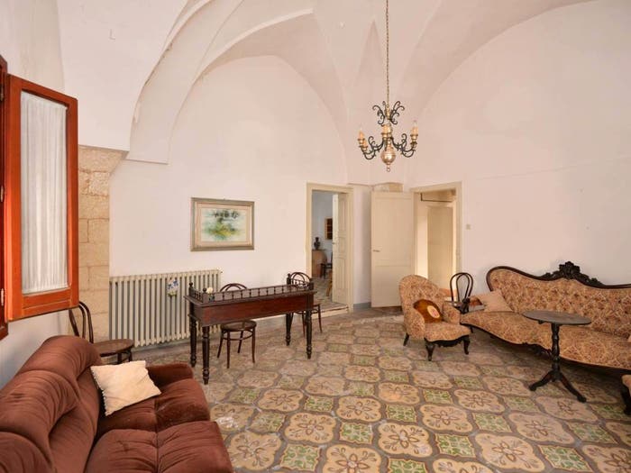 Casa con 6 locali in vendita in Via Risorgimento, Nociglia