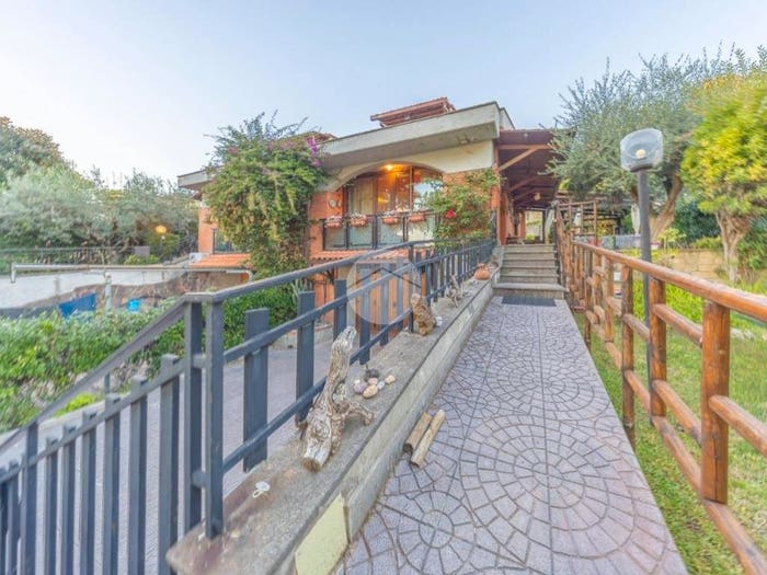 Casa quadrilocale in vendita in Via Monte Nevoso, Colleverde, Guidonia Montecelio