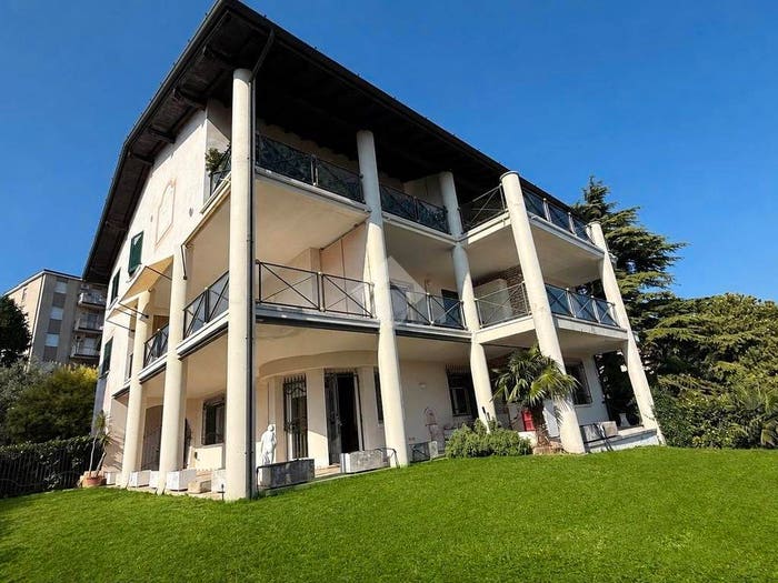 Appartamento trilocale in vendita in Via pascoli, Desenzano Centro, Desenzano del Garda