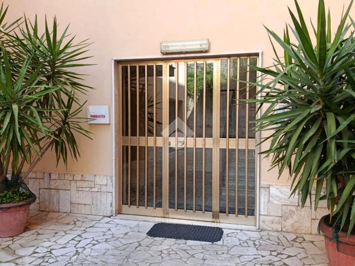 Appartamento trilocale in vendita in Via La Donna, Centro, Alatri