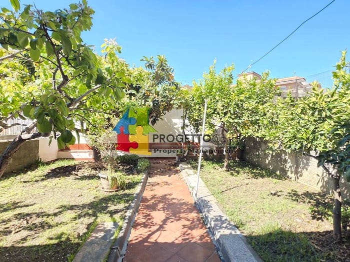 Casa con 6 locali in vendita in Via Enrico Berlinguer, Gaggi