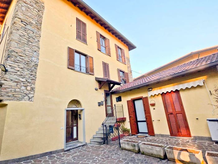 Appartamento trilocale in vendita in Via Camillo Benso di Cavour, Centro, Missaglia
