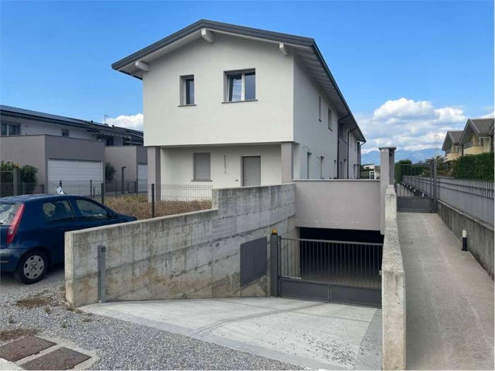 Appartamento con 5 locali in vendita in Via Cappelletta, Centro, Sulbiate