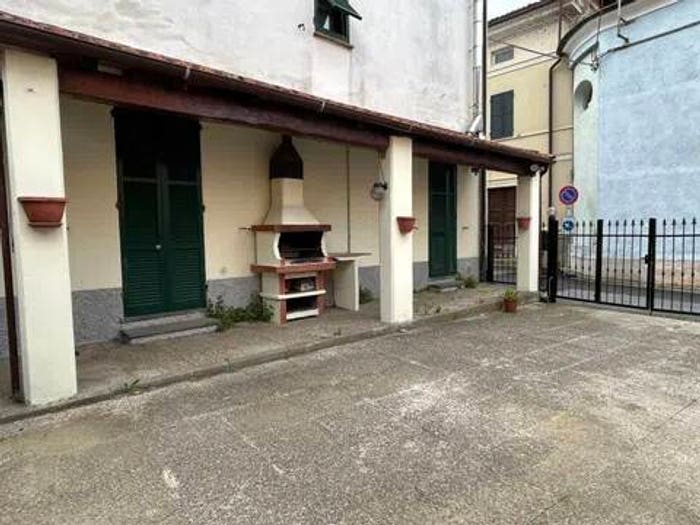 Appartamento con 5 locali in vendita in Via Roma, Bormida Genepro, Cengio