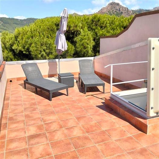 Appartamento trilocale in vendita in Via John Fitzgerald Kennedy, Porto Azzurro