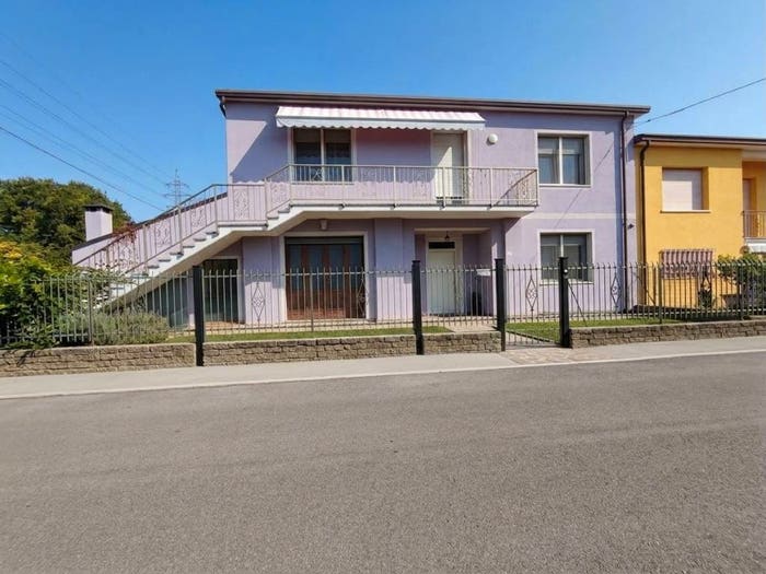 Casa con 6 locali in vendita in Via Rosa, Centro, Cerea
