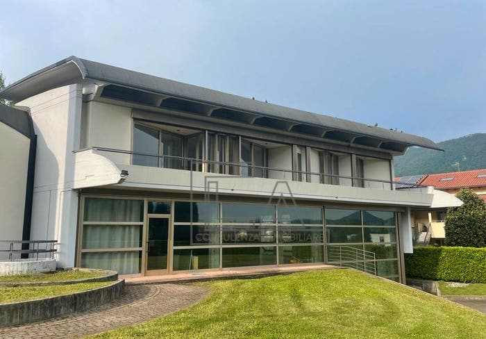 Casa con 5 locali in vendita in Via Antonio Stoppani, Garlate