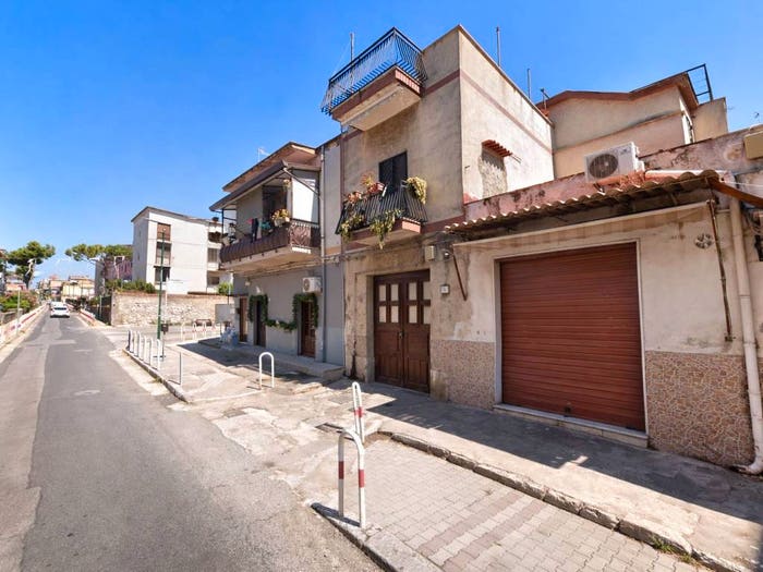 Appartamento trilocale in vendita in Via Villa Bisignano, Barra, Napoli