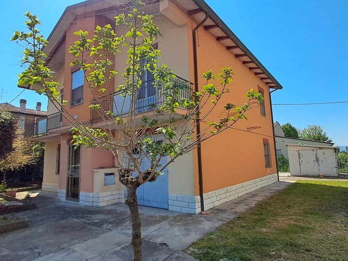 Casa con 6 locali in vendita in Via degli Avieri, Ronco, Forlì
