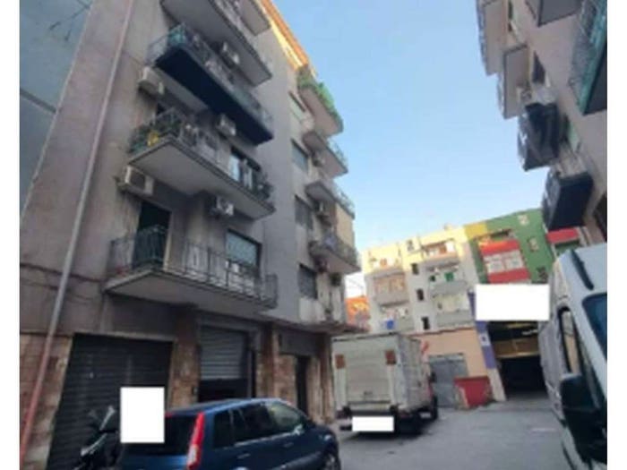 Appartamento con 5 locali in vendita in Via Gaetano Donizetti, Tamburi Lido Azzurro, Taranto