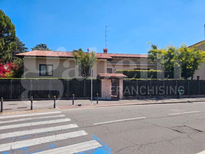 Casa quadrilocale in vendita in via Schivardi, Ospedale Civile, Brescia