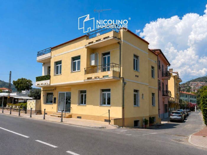 Appartamento quadrilocale in vendita in Via Aurelia, Piani di Borghetto Ospedale, Bordighera