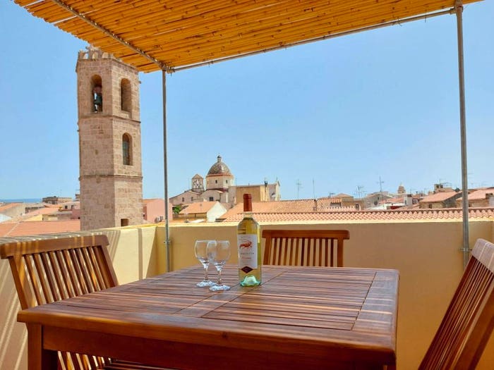 Appartamento trilocale in vendita in Via Carlo Alberto, Centro Storico, Alghero