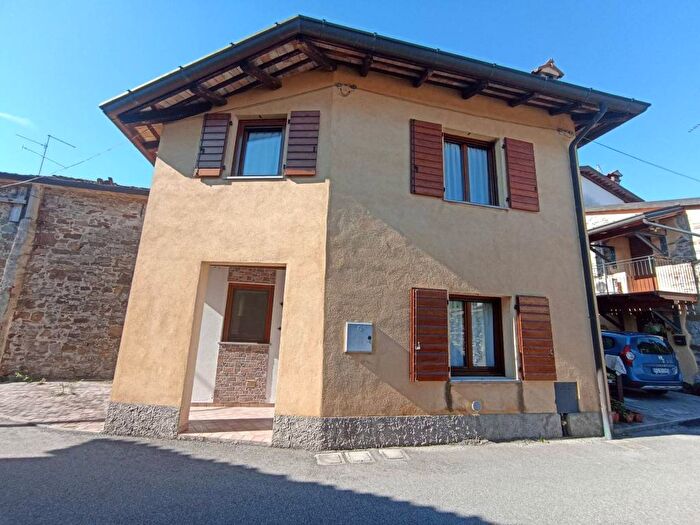 Casa trilocale in vendita in Corno di Rosazzo