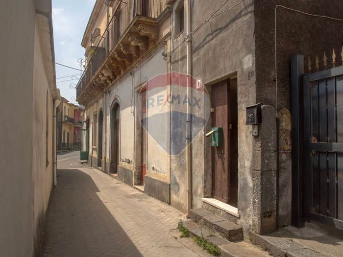 Casa con 6 locali in vendita in Viale delle Provincie Altarello CT, Altarello, Riposto