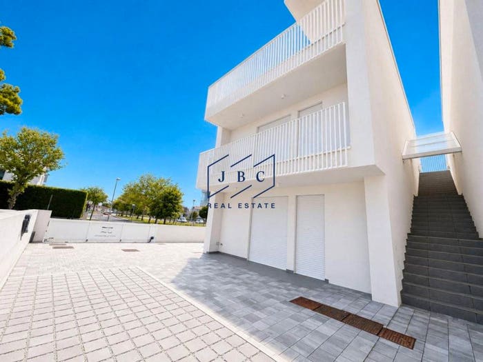 Appartamento trilocale in vendita in Via Equilio, Lido Centro Ovest, Jesolo