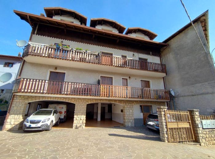 Appartamento quadrilocale in vendita in Via Nuova, Ossimo Inferiore, Ossimo