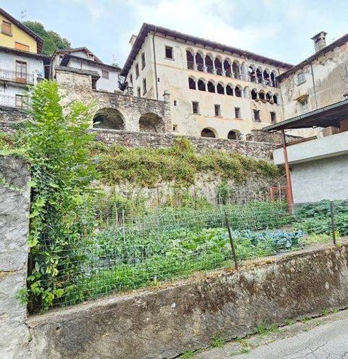 Casa con 6 locali in vendita in Via Lorenzo Job, Chesio, Loreglia