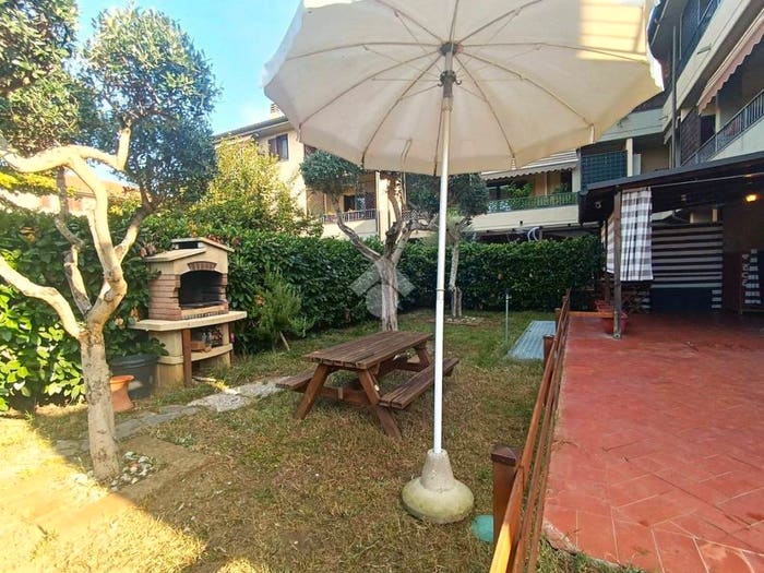 Appartamento trilocale in vendita in Via del Ferro, Paperino, Prato