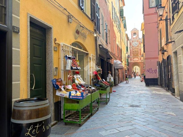 Appartamento quadrilocale in vendita in Via Cavour, Centro, Loano