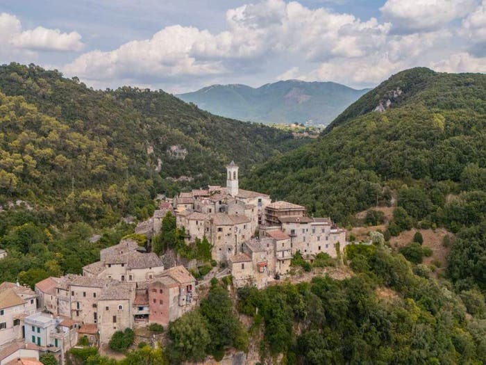 Casa con 6 locali in vendita in Via Palazzo, Torri in Sabina