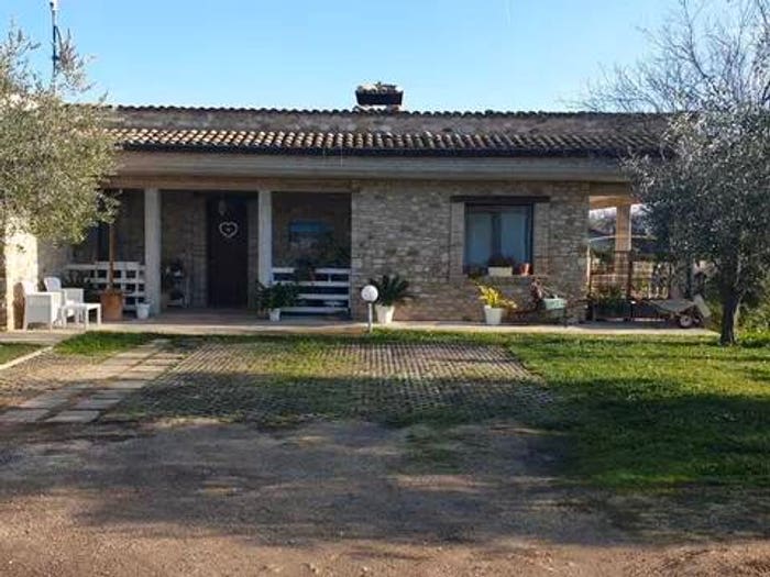 Casa con 6 locali in vendita in Via Canaparo, Scorciosa, Fossacesia