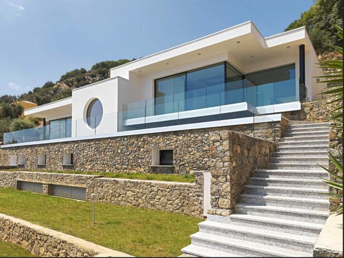 Casa con 6 locali in vendita in Via Aprile, Bergeggi