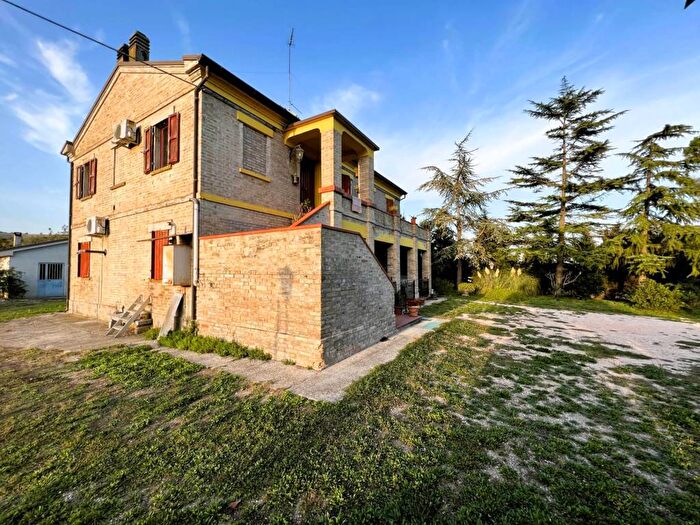 Casa con 6 locali in vendita in Fermo