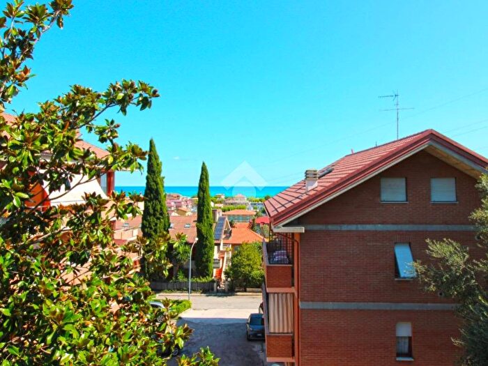 Casa con 5 locali in vendita in Via Gianlorenzo Bernini, Porto San Giorgio