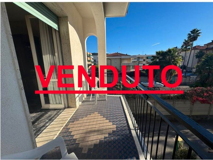 Appartamento con 5 locali in vendita in Viale della Repubblica, Centro, Pietra Ligure