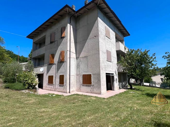 Casa con 6 locali in vendita in Colombara, Serra Sant'Abbondio