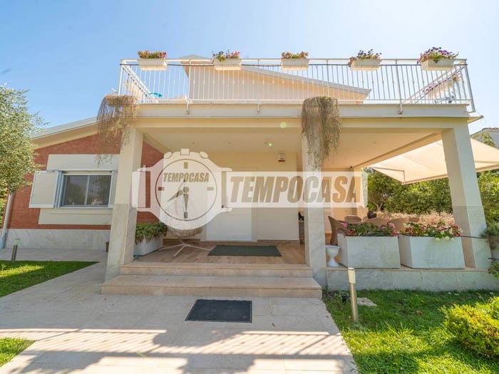 Casa con 6 locali in vendita in Via dei Convolvoli, Cerenova, Cerveteri