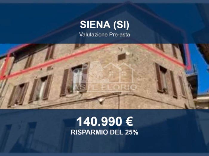 Appartamento con 5 locali in vendita in Via Camollia, Centro Storico, Siena
