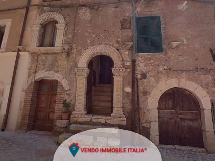 Appartamento quadrilocale in vendita in Corso Vittorio Emanuele II, Carpineto Romano