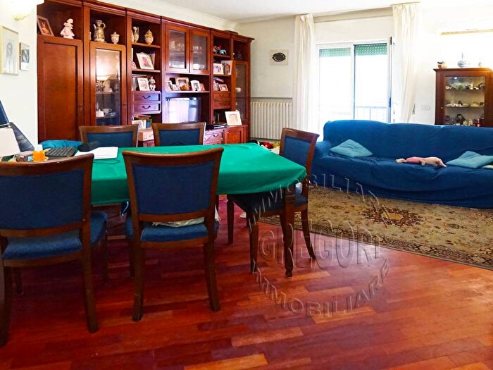 Casa con 6 locali in vendita in Via Umberto Giordano, Porto San Giorgio