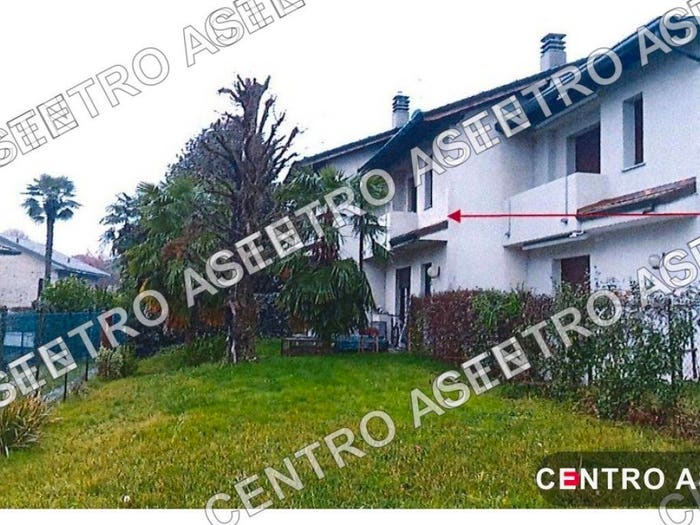 Casa con 6 locali in vendita in Via Palmiro Togliatti n Mariano Comense CO Italia, Centro, Mariano Comense