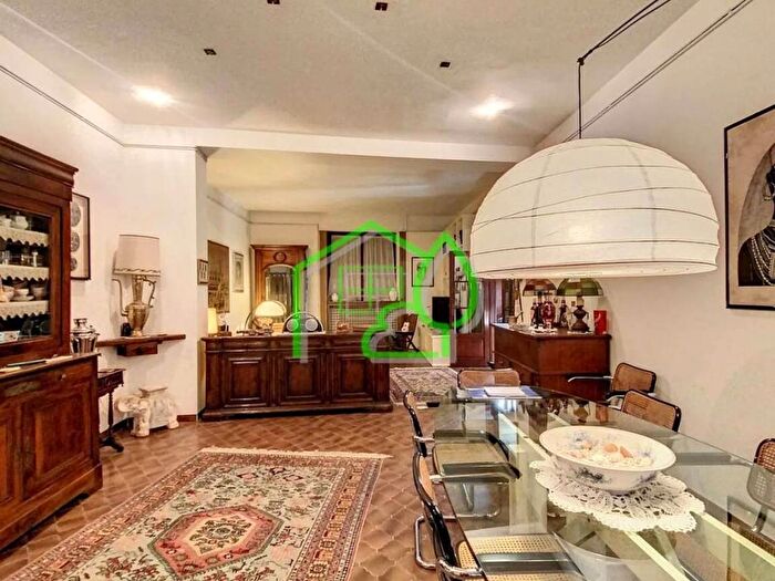 Casa con 6 locali in vendita in Via Paolina Buonaparte, Centro, Viareggio