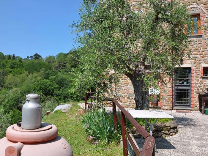 Casa con 6 locali in vendita in Centro, Serravalle Pistoiese